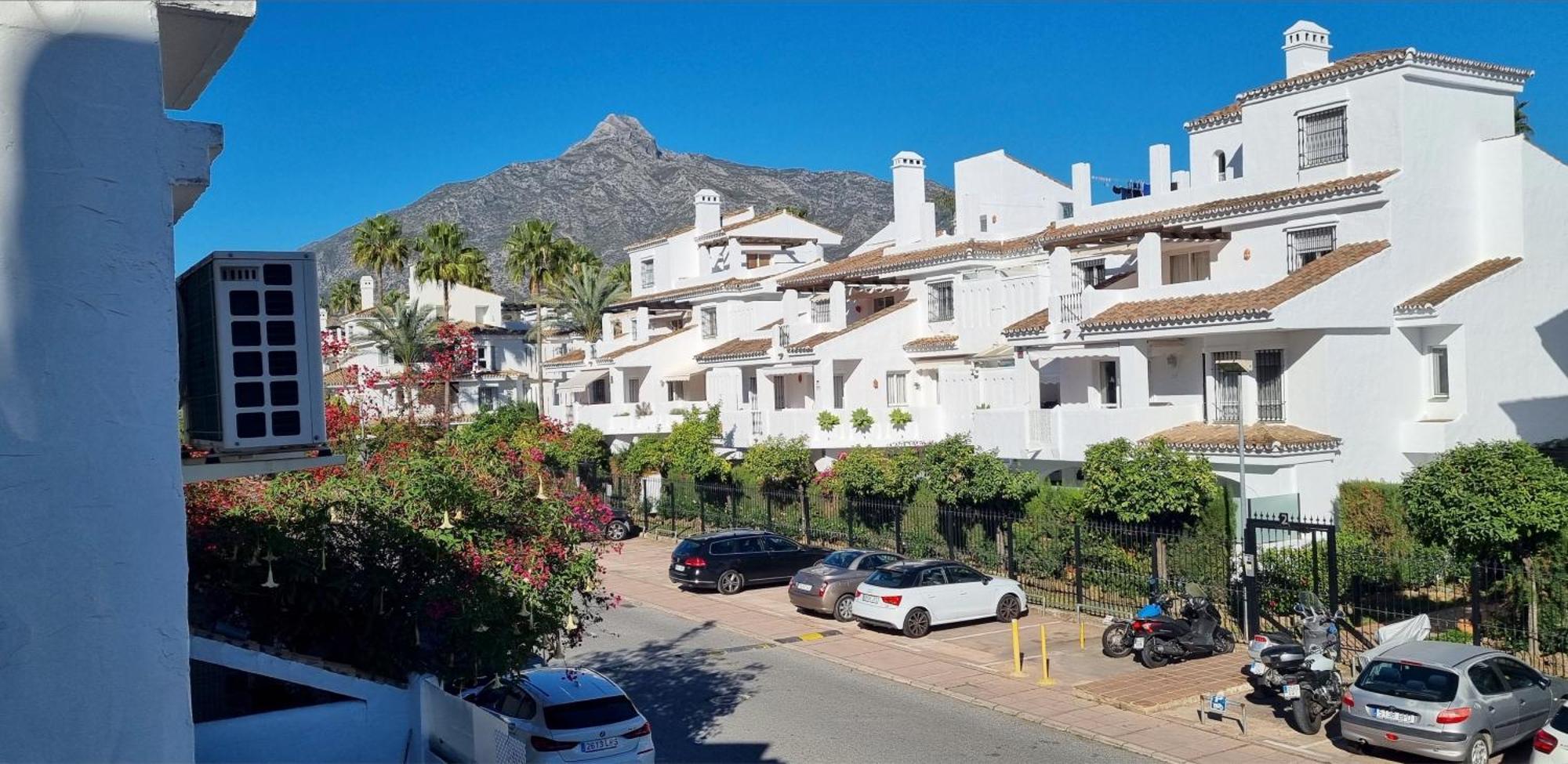 Ferienhaus 4 Bed House With Pool Walk To Puerto Banus Fast Internet