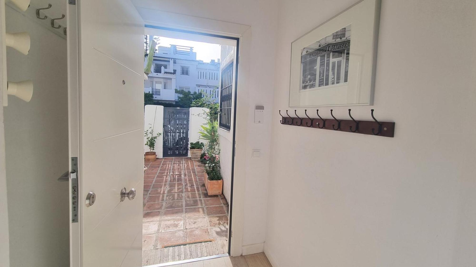 4 Bed House With Pool Walk To Puerto Banus Fast Internet * Marbella